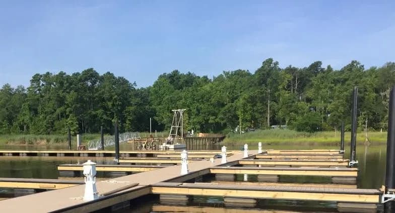Marinas waterfront construction work